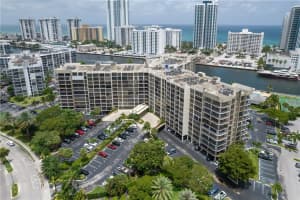 600 W Parkview Dr   606, Hallandale Beach, FL 33009 Sold 10/05/22