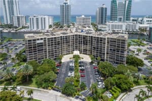 600 W Parkview Dr   606, Hallandale Beach, FL 33009 Sold 10/05/22