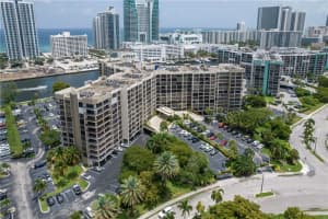 600 W Parkview Dr   606, Hallandale Beach, FL 33009 Sold 10/05/22