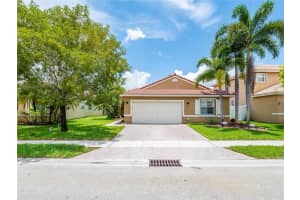1557 SW 186th Ter, Pembroke Pines, FL 33029 Sold 09/13/22