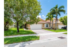 1557 SW 186th Ter, Pembroke Pines, FL 33029 Sold 09/13/22