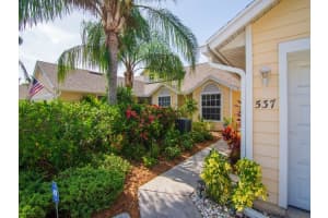 537  6th St, Vero Beach, FL 32962 Sold 10/11/22