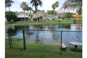 387 NW 107th Ave, Pembroke Pines, FL 33026, Sold 09/30/22