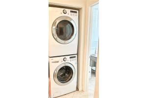 8060 N Nob Hill Rd APT 102, Tamarac, FL 33321, Sold 09/17/22