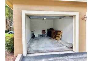8060 N Nob Hill Rd APT 102, Tamarac, FL 33321, Sold 09/17/22