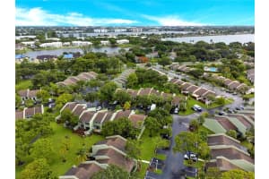 2800 S Oakland Forest Dr APT 2203, Oakland Park, FL 33309, Sold 09/02/22