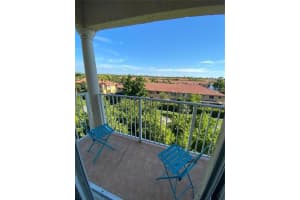 6940 NW 179th St Apt 405-7, Hialeah, FL 33015, Sold 08/18/22