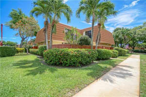 2887 Waterford Dr N, Deerfield Beach, FL 33442, Sold 09/14/22
