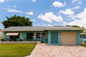 2710 NW 55th St, Tamarac, FL 33309 Sold 10/14/22