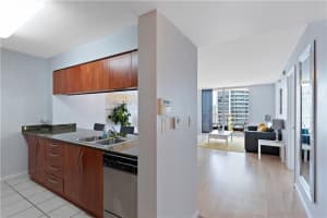 1200 Brickell Bay Dr, Miami, FL 33131, Sold 10/28/22