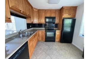 5280 Tennis Ln, Delray Beach, FL 33484, Sold 09/29/22