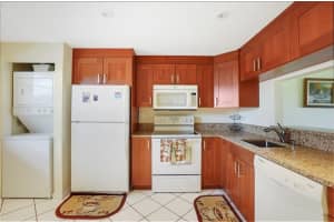 1001  Colony Point Cir   410, Pembroke Pines, FL 33026 Sold 09/16/22