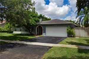 5216 SW 87th Ter, Cooper City, FL 33328 Sold 10/11/22