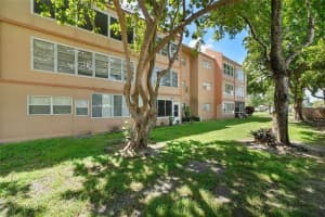 8810 W McNab Rd APT 104, Tamarac, FL 33321, Sold 08/30/22