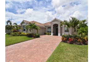 4737  Four Lakes Cir SW, Vero Beach, FL 32968 Sold 09/26/22