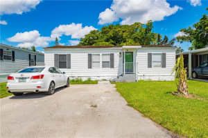 410 SW 134 Way, Davie, FL 33325 Sold 09/30/22