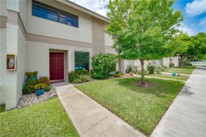 2700 S Oakland Forest Dr APT 203, Oakland Park, FL 33309, Sold 09/08/22