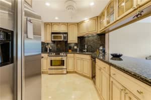 340  Sunset   304, Fort Lauderdale, FL 33301 Sold 10/20/22