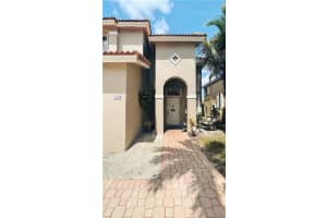 258 NW 107th Ave, Pembroke Pines, FL 33026, Sold 09/29/22