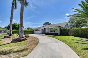 12865  Meadowbend Dr, Wellington, FL 33414 Sold 06/08/23