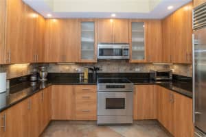 2633 NE 14th Ave   503, Wilton Manors, FL 33334 Sold 10/13/22