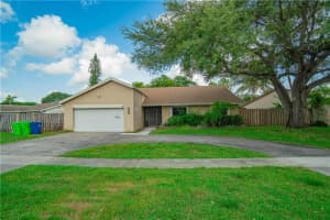 9603 NW 48th St, Sunrise, FL 33351, Sold 09/26/22