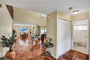 9512 NW 9th Ct, Plantation, FL 33324 Sold 12/20/22