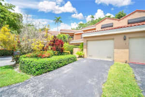 7957 NW 7th Ct, Plantation, FL 33324 Sold 09/16/22