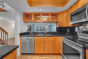 7957 NW 7th Ct, Plantation, FL 33324 Sold 09/16/22