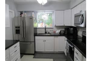1025 W Country Club Cir, Plantation, FL 33317 Sold 11/17/22