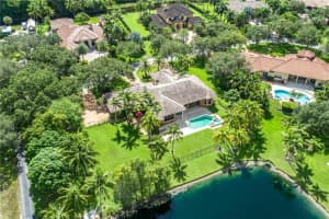 4031 E Ridgeview Dr, Davie, FL 33330 Sold 05/01/23