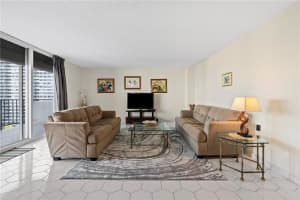 2030 S Ocean Dr   906, Hallandale Beach, FL 33009 Sold 10/07/22