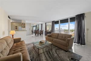 2030 S Ocean Dr   906, Hallandale Beach, FL 33009 Sold 10/07/22