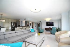 340 Sunset Dr, Fort Lauderdale, FL 33301, Sold 11/21/22