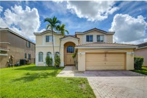 1704 E Harmony Lake Cir, Davie, FL 33324, Sold 12/19/22