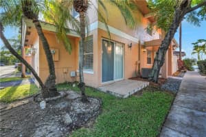 3255 NW 44th St, Oakland Park, FL 33309, Sold 10/11/22