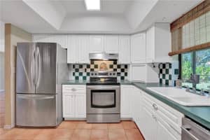 3950 SW 82nd Ter, Davie, FL 33328 Sold 11/16/22