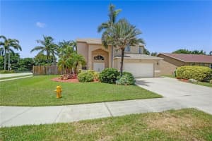 5847 SW 57th Way, Davie, FL 33314, Sold 10/25/22