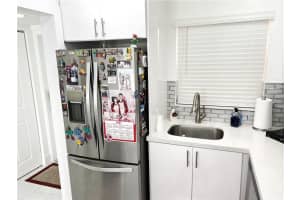 3050 Sunrise Lakes Dr E APT 122, Sunrise, FL 33322, Sold 09/30/22