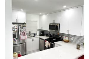 3050 Sunrise Lakes Dr E APT 122, Sunrise, FL 33322, Sold 09/30/22