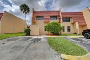 20 Pleasant Hill Ln, Tamarac, FL 33319, Sold 09/29/22