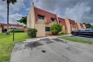 20 Pleasant Hill Ln, Tamarac, FL 33319, Sold 09/29/22