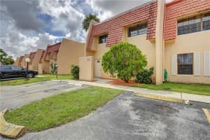 20 Pleasant Hill Ln, Tamarac, FL 33319, Sold 09/29/22