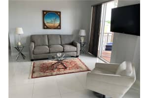 2631 NE 14th Ave APT 204, Oakland Park, FL 33334, Sold 09/26/22