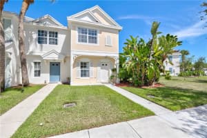 8231  San Carlos Cir, Tamarac, FL 33321 Sold 10/14/22