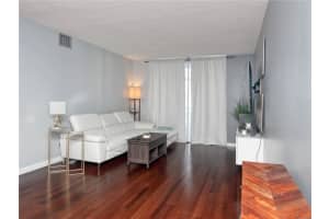 137  Golden Isles Dr   312, Hallandale Beach, FL 33009 Sold 11/04/22