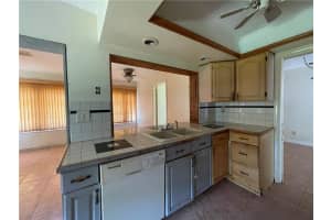 915 SW 50th Ter, Margate, FL 33068 Sold 11/01/22