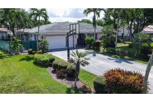 4015 NW 105th Ave, Coral Springs, FL 33065 Sold 10/28/22