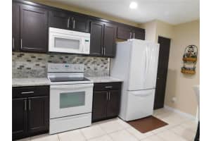 4751 Pinemore Ln, Lake Worth, FL 33463, Sold 09/30/22