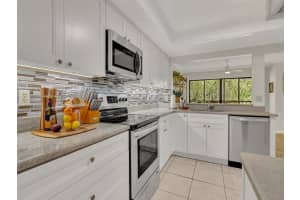 3400  Twin Lakes Ter   204, Fort Pierce, FL 34951 Sold 12/08/22